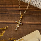 Collar Elegante con Dije de Corazón y Cruz Infinita Multicolor
