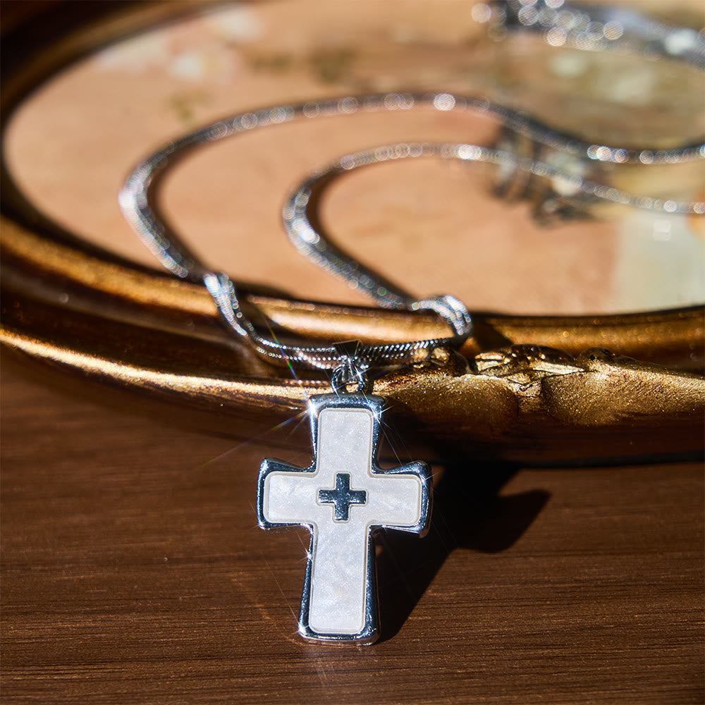 Collar de Doble Cruz en Dos Colores: Fe Firme para el Día a Día