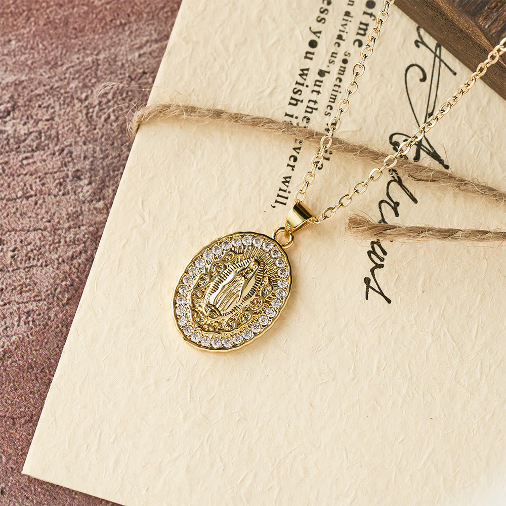 Collar de la Virgen en Tres Diseños: Compañero Firme para la Rutina Diaria