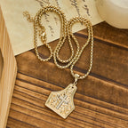 Collar con Dije de Cruz Ornamentada: Fe Firme para el Día a Día