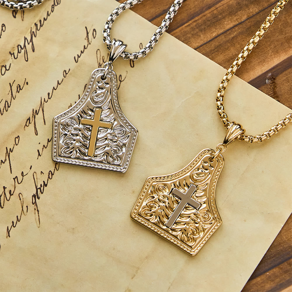 Collar con Dije de Cruz Ornamentada: Fe Firme para el Día a Día