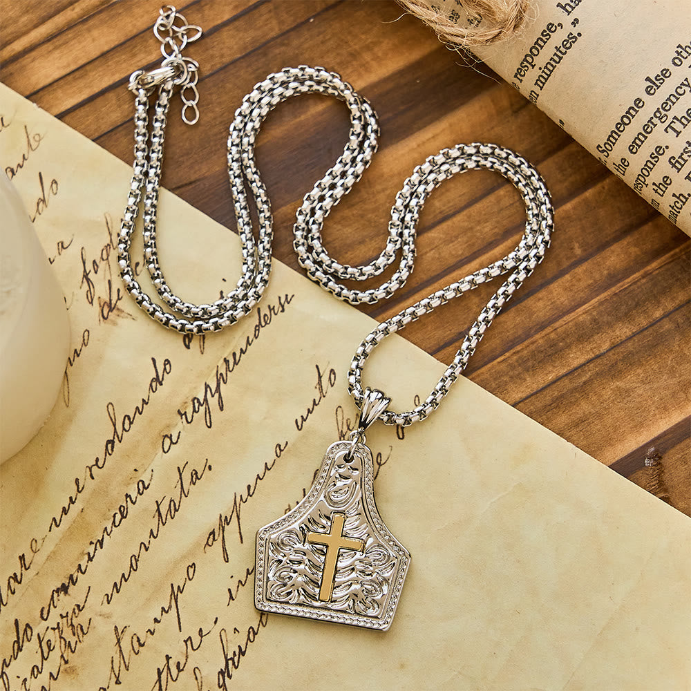 Collar con Dije de Cruz Ornamentada: Fe Firme para el Día a Día