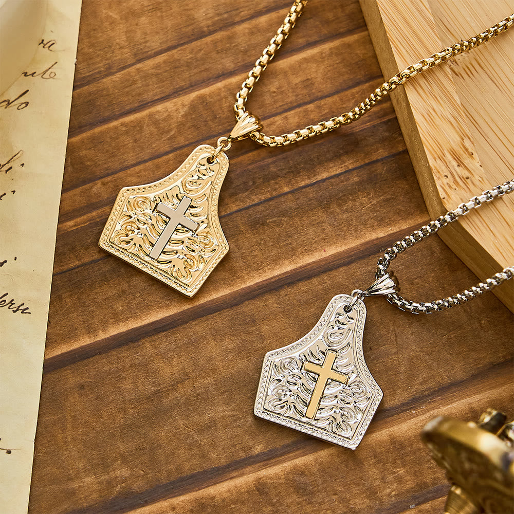 Collar con Dije de Cruz Ornamentada: Fe Firme para el Día a Día