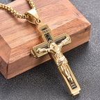 Collar de Titanio con Crucifijo de Jesús Artesanal