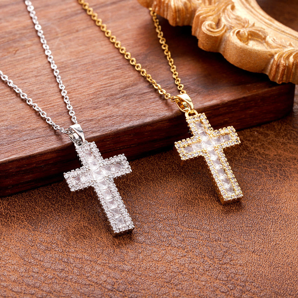 Collar con Dije de Cruz de Circonia Brillante: Fe Radiante para el Día a Día