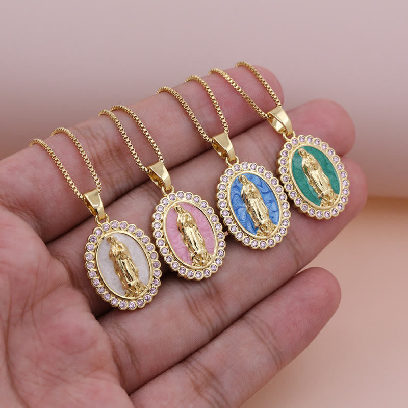 Collar de la Virgen en Tonos Suaves: Gracia que Calma los Días Ocupados