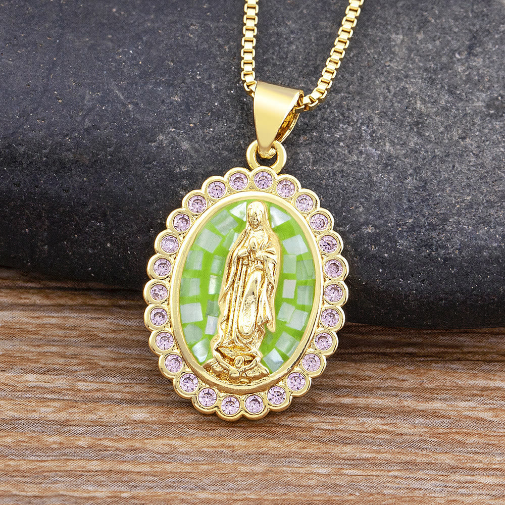 Collar de la Virgen en Tonos Suaves: Gracia que Calma los Días Ocupados