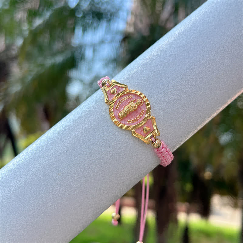 Pulsera de la Virgen de Varios Cordones: Recordatorio de Su Cuidado