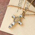 Collar de Cruz de la Virgen María con Diamantes