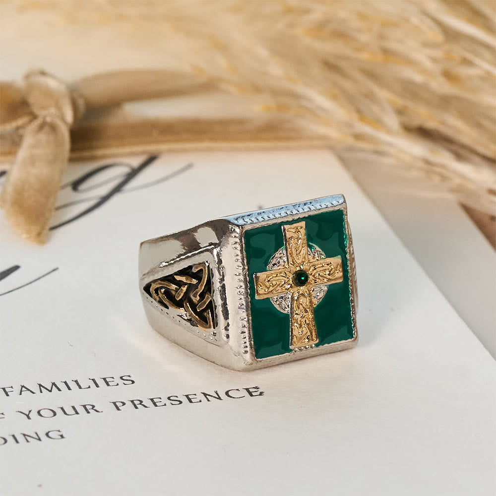 Anillo de Bendición Celta Irlandesa con Crucifijo Vintage y Clásico: Símbolo de Elegancia
