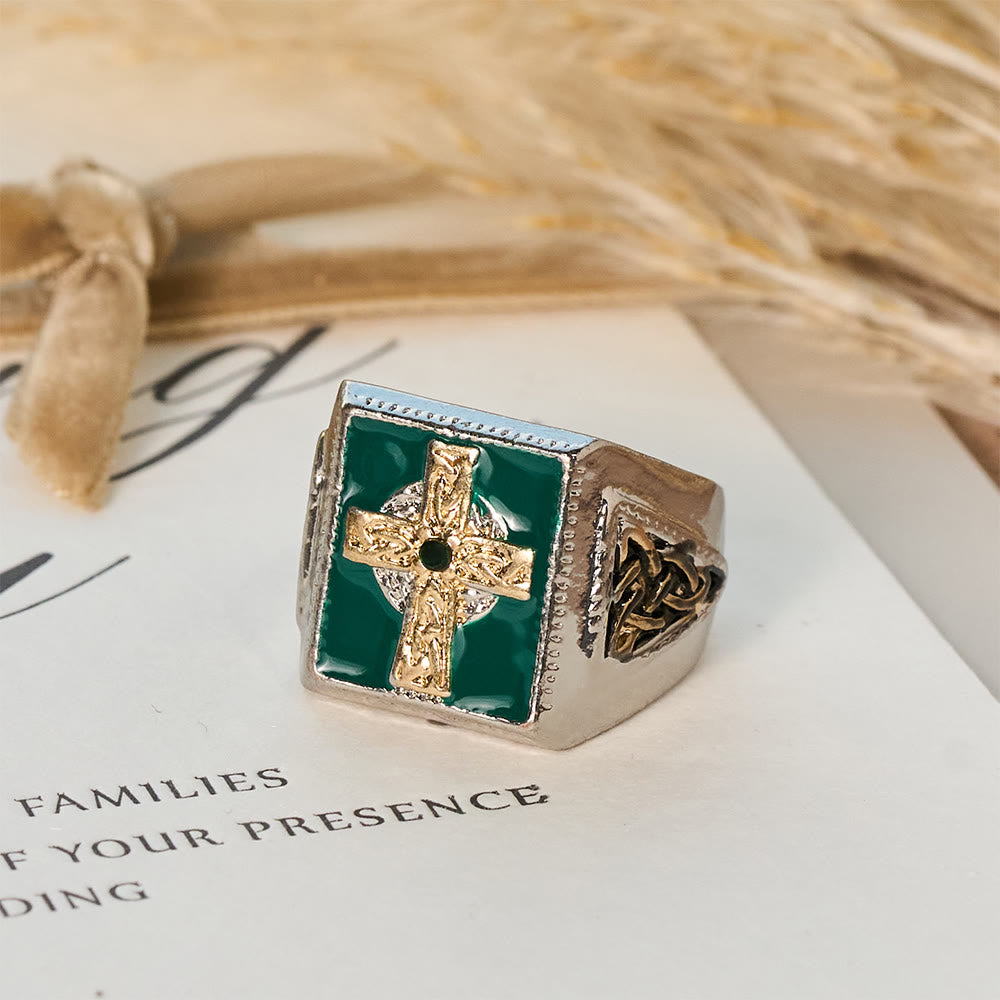 Anillo de Bendición Celta Irlandesa con Crucifijo Vintage y Clásico: Símbolo de Elegancia