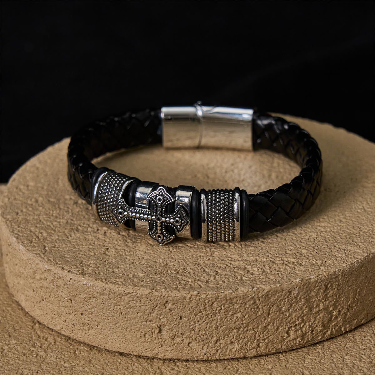 Pulsera Clásica de Cuero Trenzado con Santa Cruz en Dos Tonos