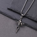 Collar de Metal Pulido con Cruz de Anillos Anidados: Recuerda Su Abrazo Duradero