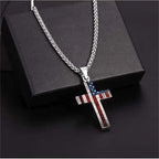 Collar de Cruz de Metal con Motivo de Bandera: Lleva la Fe y el Honor Cerca del Corazón