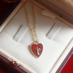 Collar y Aretes a Juego con Dije de Corazón y Cruz: Encarna Su Tierno Amor