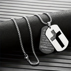 Collar con Cruz Calada de Metal Pulido y Versículo Grabado: Lleva Su Promesa Cada Día
