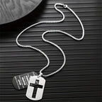 Collar con Cruz Calada de Metal Pulido y Versículo Grabado: Lleva Su Promesa Cada Día