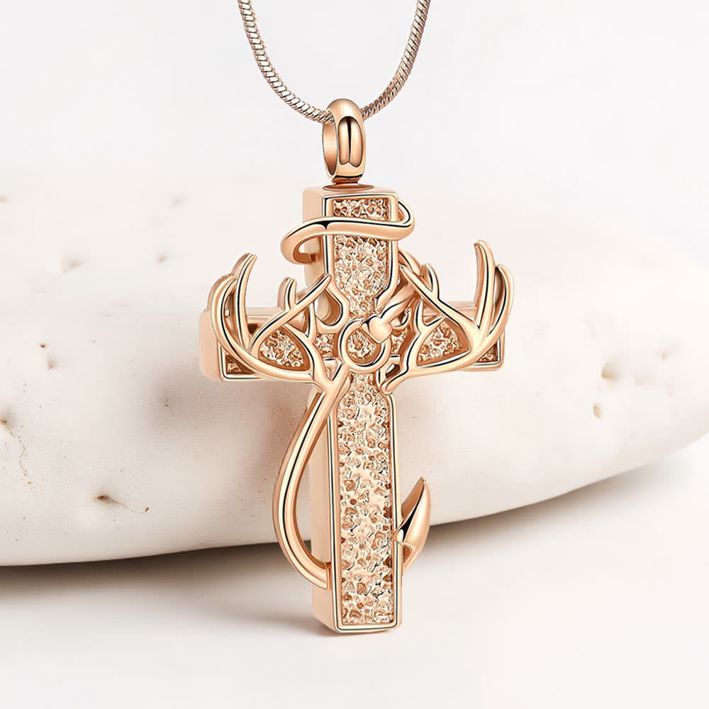 Collar con Dije de Cruz de Caza y Pesca: Fe al Aire Libre y Devoción Espiritual