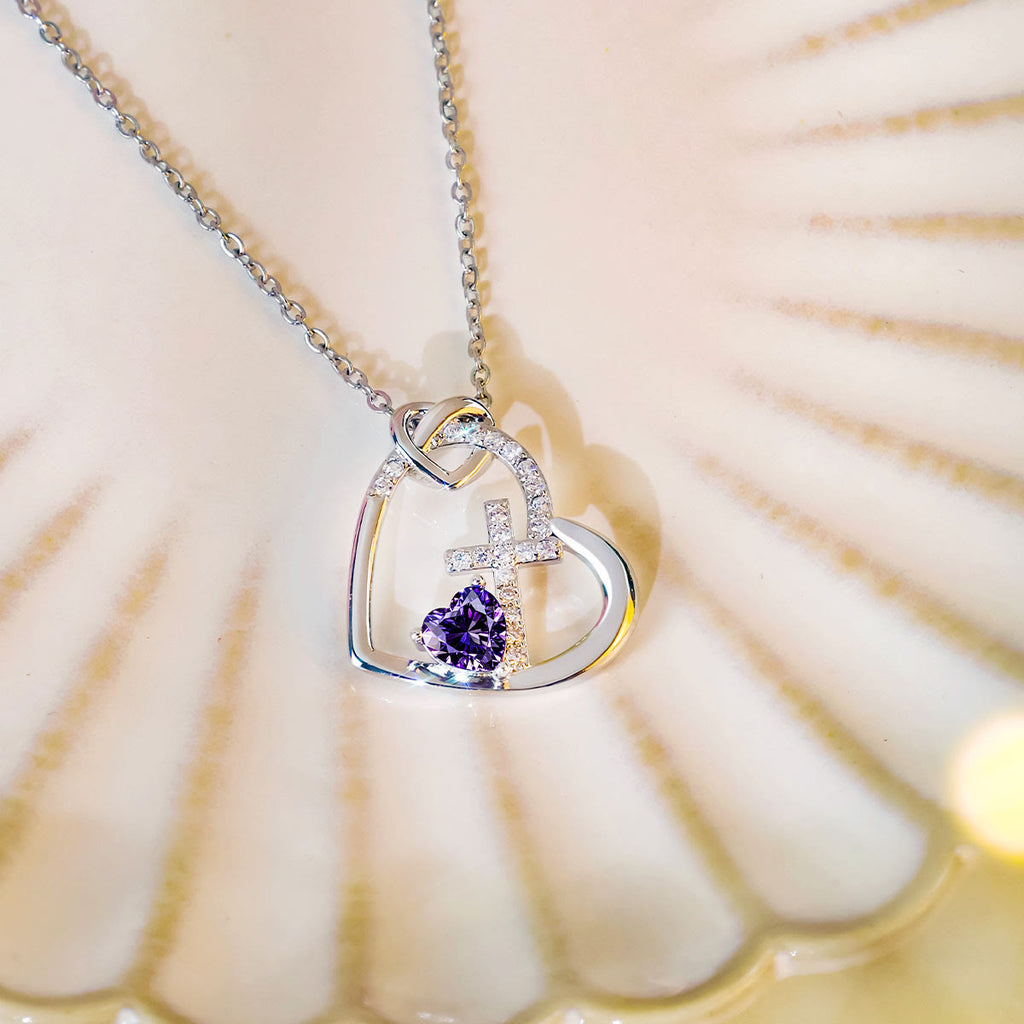 Collar de Cruz del Sagrado Corazón con Detalle de Color: Vínculo Diario con Su Amor