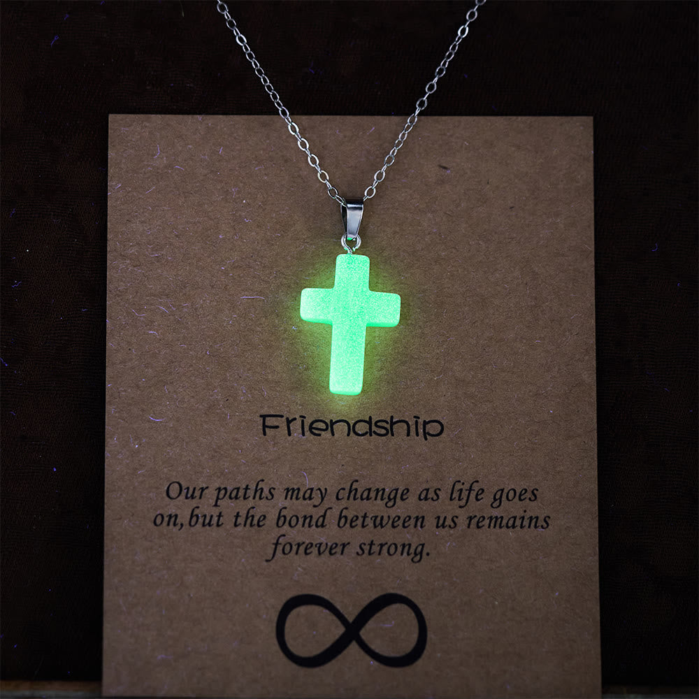 Collar de Cruz que Brilla en la Oscuridad con Tarjeta de Amistad: Encarna Su Gracia