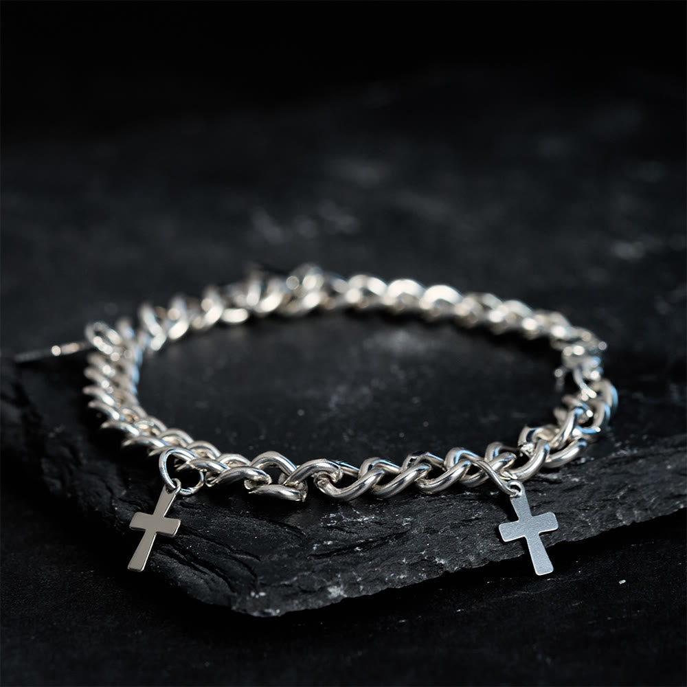Pulsera de Cadena Barbada con Dijes de Cruz Colgantes: Encarna Su Gracia
