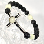 Pulsera de Piedra Volcánica con Cruz que Brilla en la Oscuridad: Encarna Su Gracia Luminosa