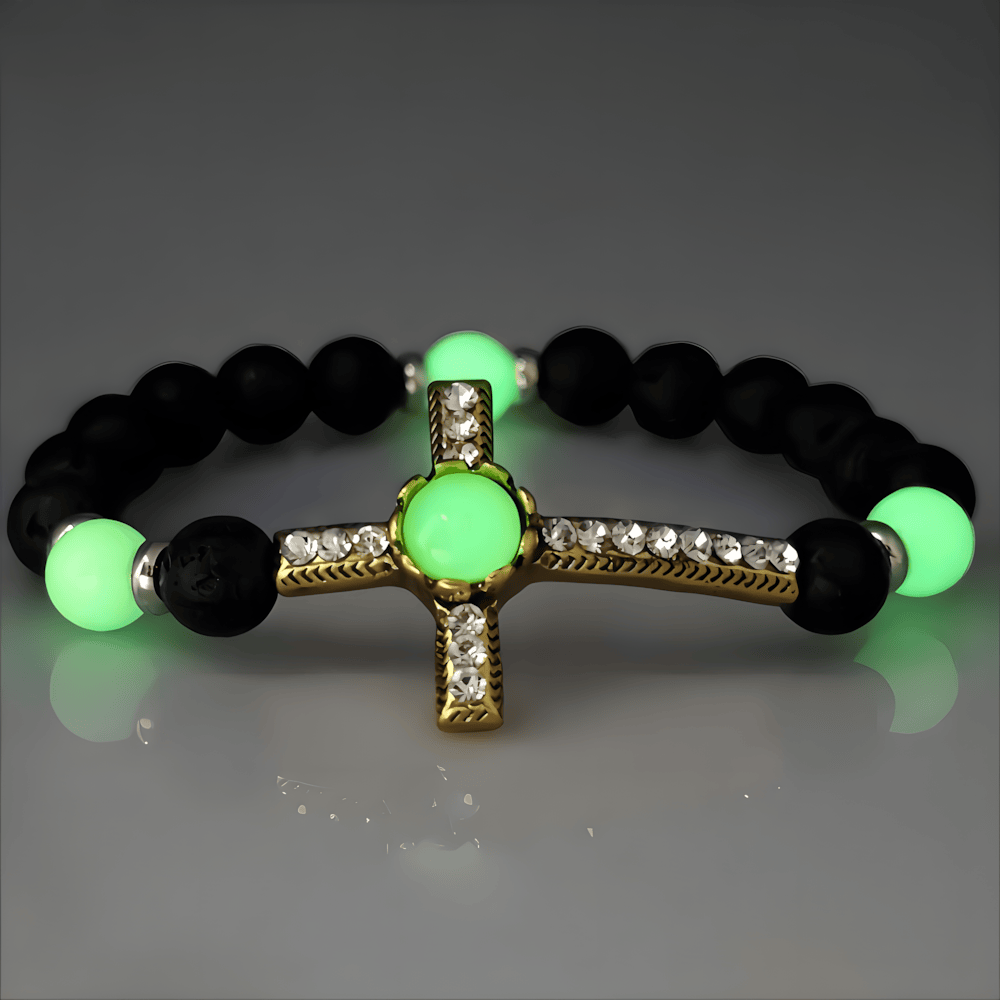 Pulsera de Piedra Volcánica con Cruz que Brilla en la Oscuridad: Encarna Su Gracia Luminosa