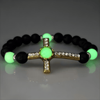 Pulsera de Piedra Volcánica con Cruz que Brilla en la Oscuridad: Encarna Su Gracia Luminosa