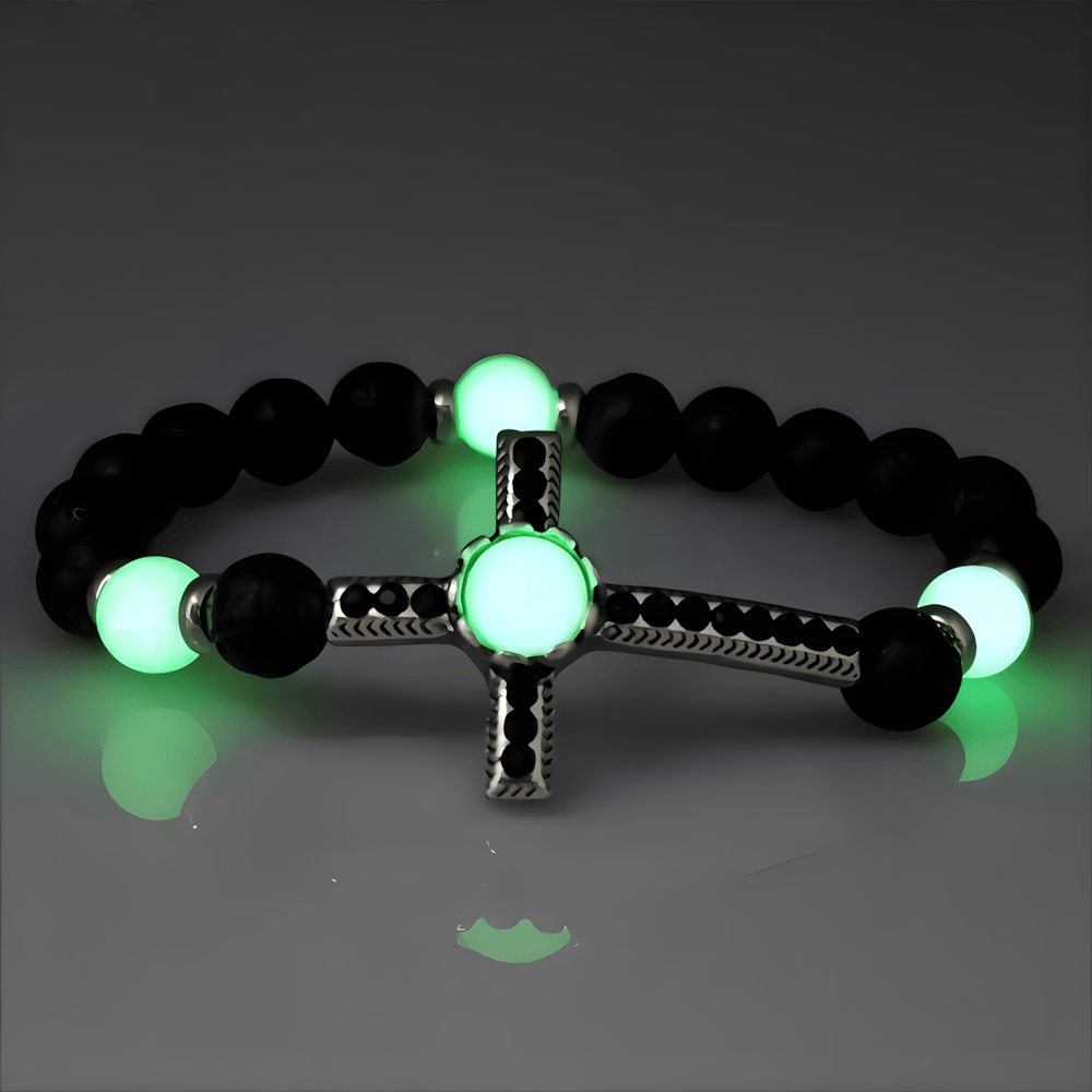 Pulsera de Piedra Volcánica con Cruz que Brilla en la Oscuridad: Encarna Su Gracia Luminosa