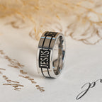 Anillo de Metal con Letras "JESÚS": Lleva Su Gracia en tu Día a Día