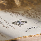 Anillo Cruz Mobius Dorado/Plata: Lleva Su Gracia en tu Día a Día