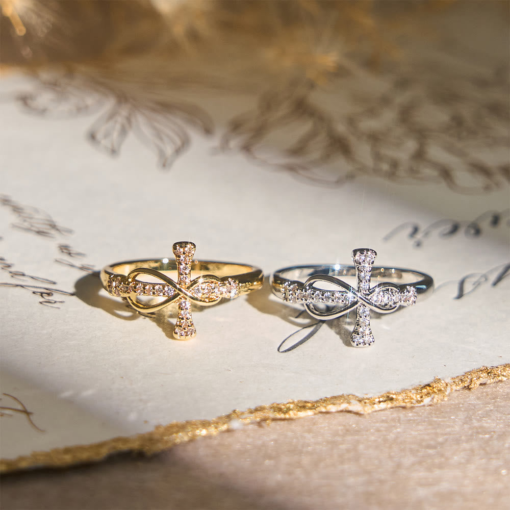 Anillo Cruz Mobius Dorado/Plata: Lleva Su Gracia en tu Día a Día