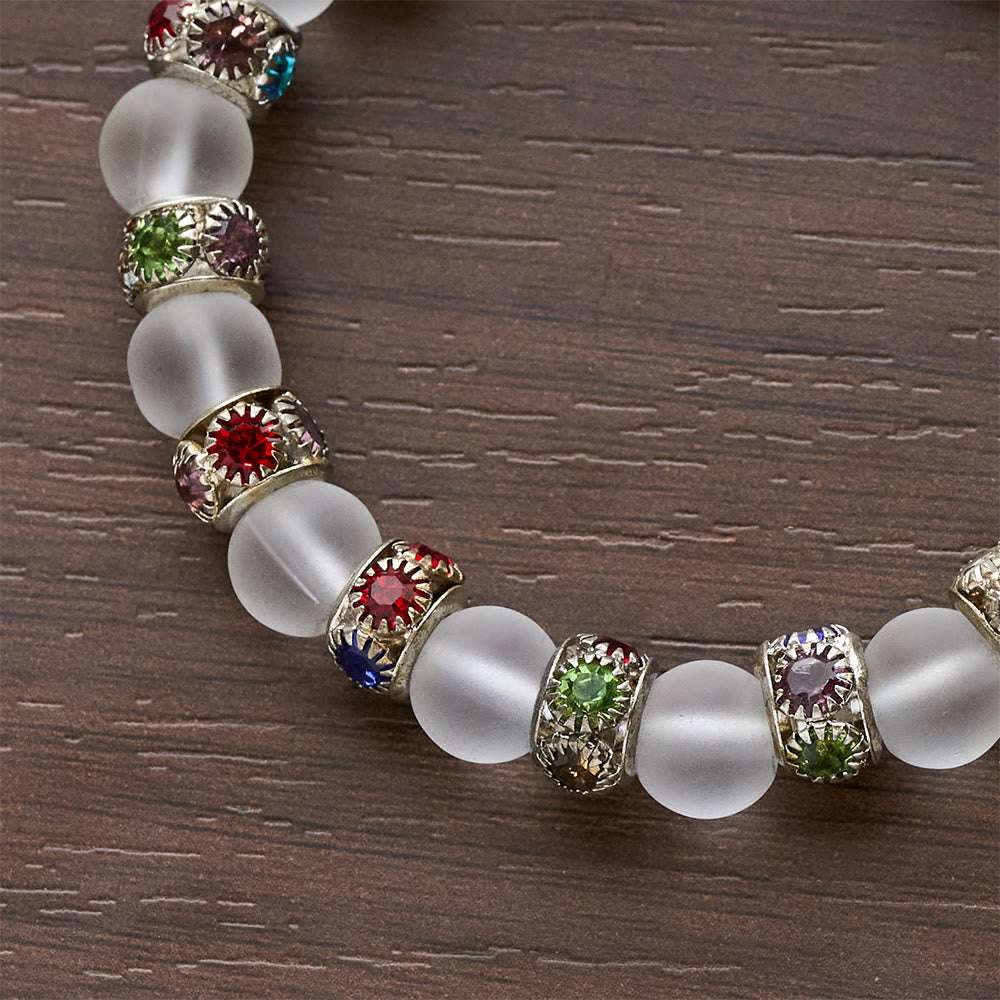 Pulsera de Cruz de Ágata Verde Esmerilada y Cristal Blanco: Fe Suave con Textura Luminosa