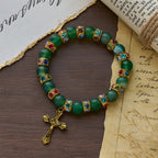 Pulsera de Cruz de Ágata Verde Esmerilada y Cristal Blanco: Fe Suave con Textura Luminosa