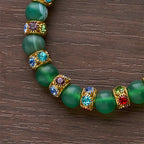 Pulsera de Cruz de Ágata Verde Esmerilada y Cristal Blanco: Fe Suave con Textura Luminosa