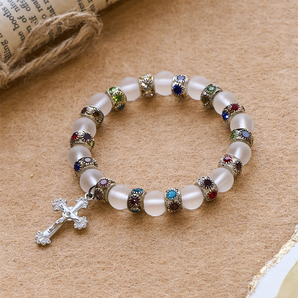 Pulsera de Cruz de Ágata Verde Esmerilada y Cristal Blanco: Fe Suave con Textura Luminosa