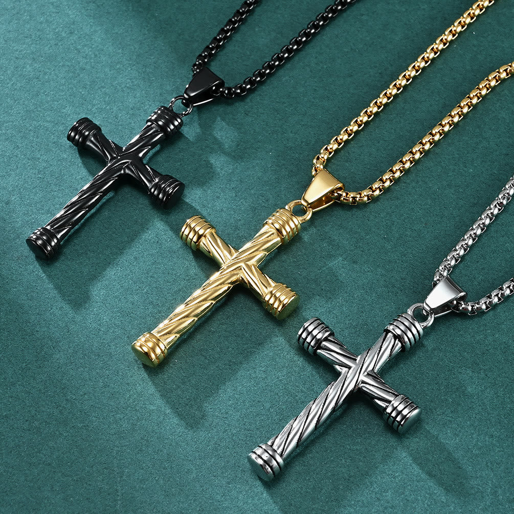 Collar con Dije de Cruz de Textura Trenzada: Encarna Su Fuerza Duradera