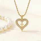 Collar con Dije Brillante de Corazón y Cruz Dorados: Encarna Su Amor Sagrado