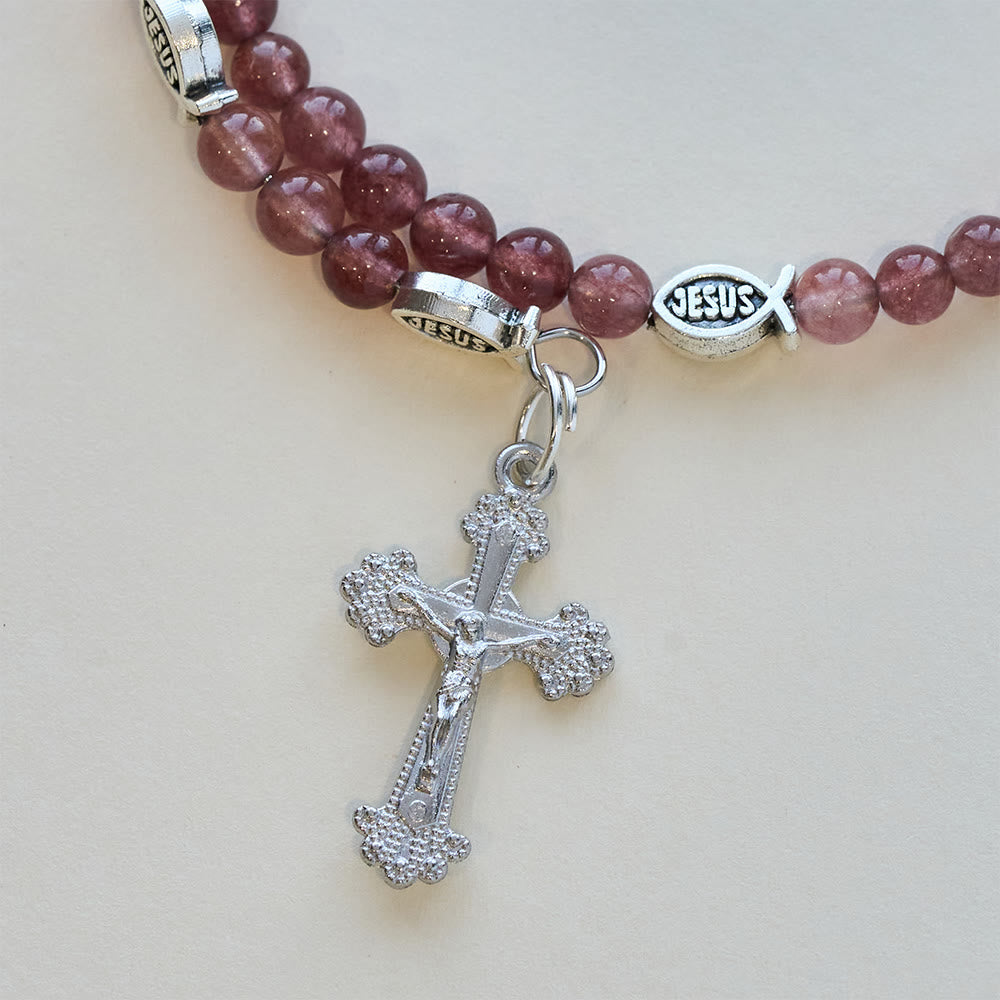 Pulsera de Cuarzo Fresa con Crucifijo y Dije Ichthys