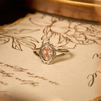 Anillo de Cruz en Dos Tonos: Joyería de Fe en Filigrana de Plata y Oro Rosa