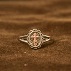Anillo de Cruz en Dos Tonos: Joyería de Fe en Filigrana de Plata y Oro Rosa