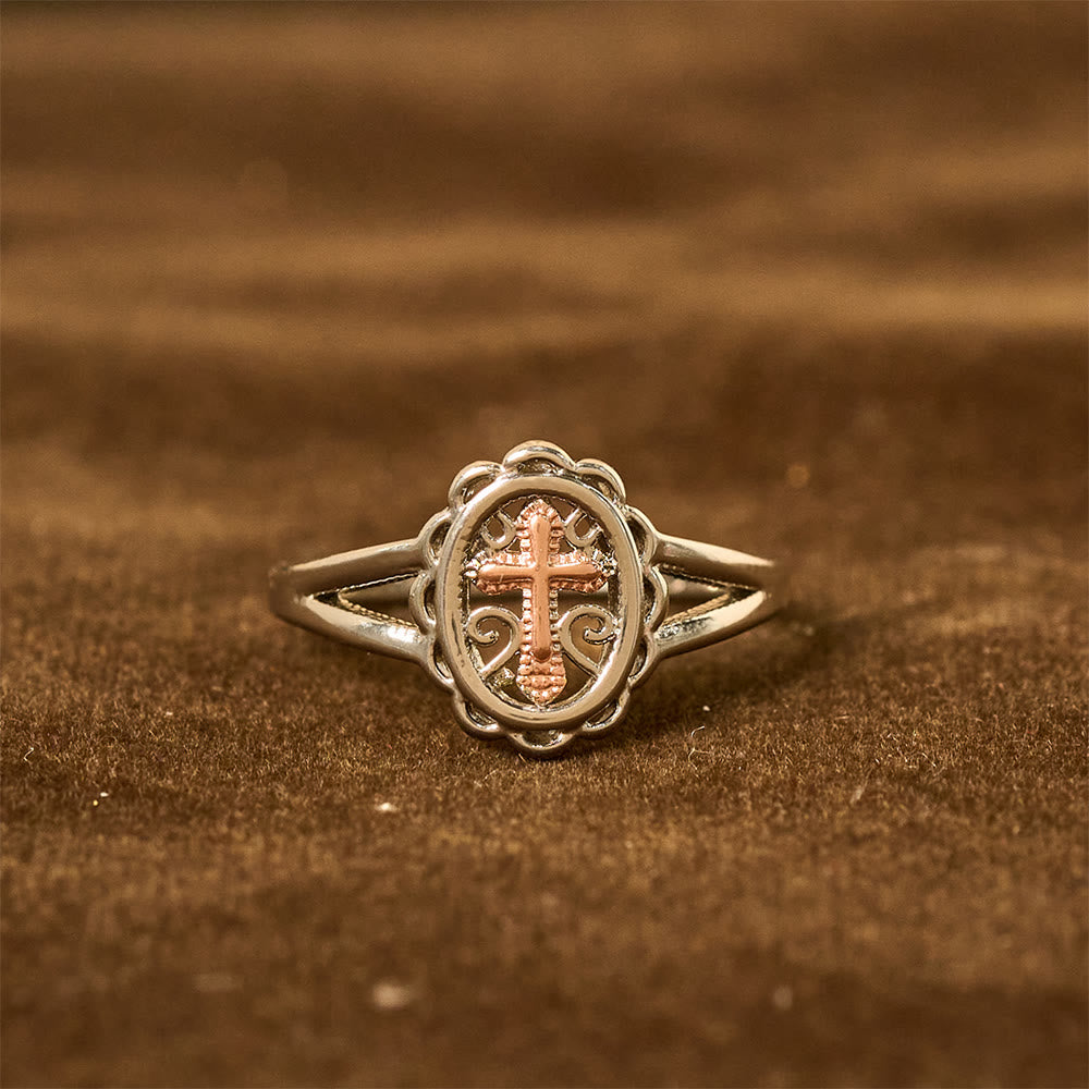 Anillo de Cruz en Dos Tonos: Joyería de Fe en Filigrana de Plata y Oro Rosa