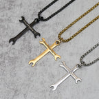 Collar Tricolor Minimalista de Cruz Llave con Versículo de Fe y Fuerza