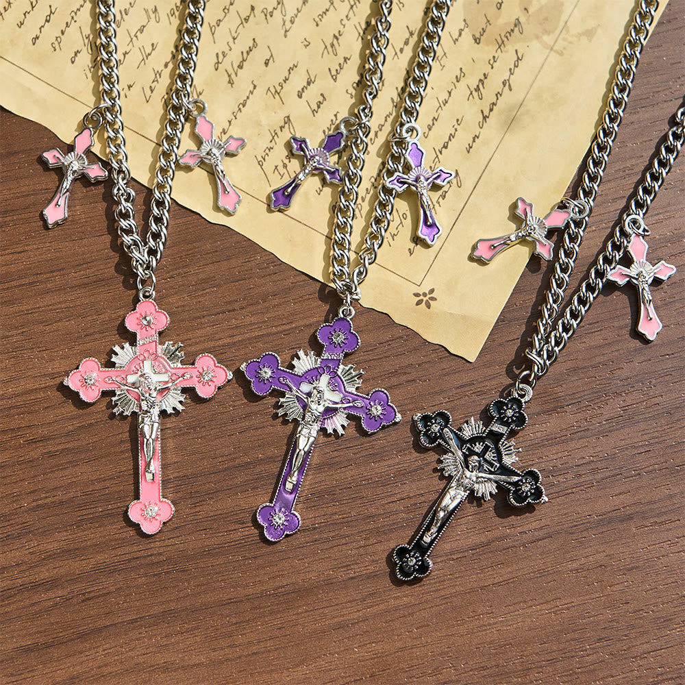 Collar de Cadena con Triple Dije Crucifijo de Colores Estilo Clásico