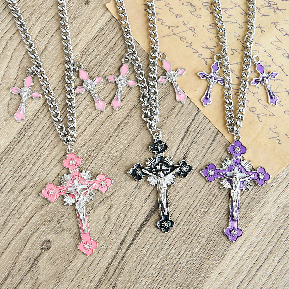 Collar de Cadena con Triple Dije Crucifijo de Colores Estilo Clásico