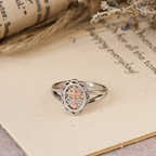 Anillo de Cruz en Dos Tonos: Joyería de Fe en Filigrana de Plata y Oro Rosa
