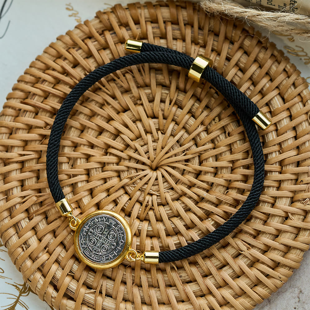 Pulsera Ajustable de Cordón Negro con Medalla de San Benito