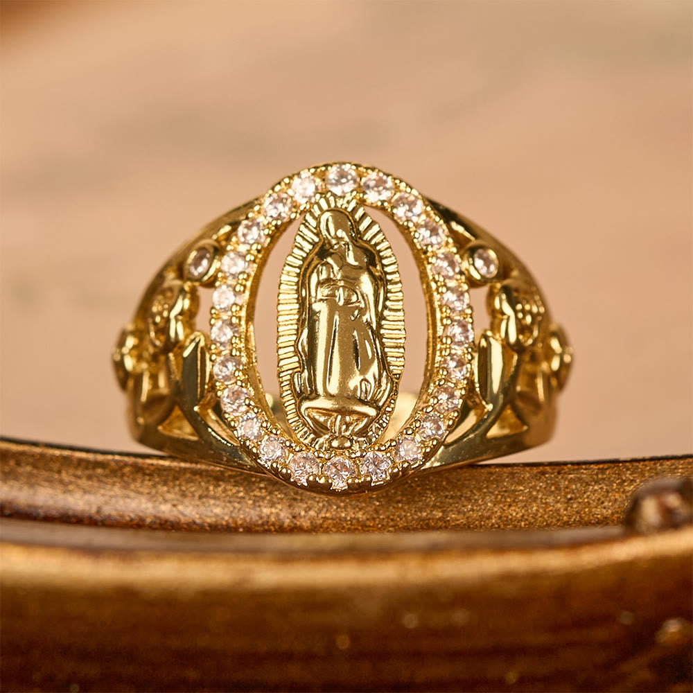 Anillo de la Virgen con Circonias Circundantes y Detalles Florales: Encarna Su Tierna Gracia