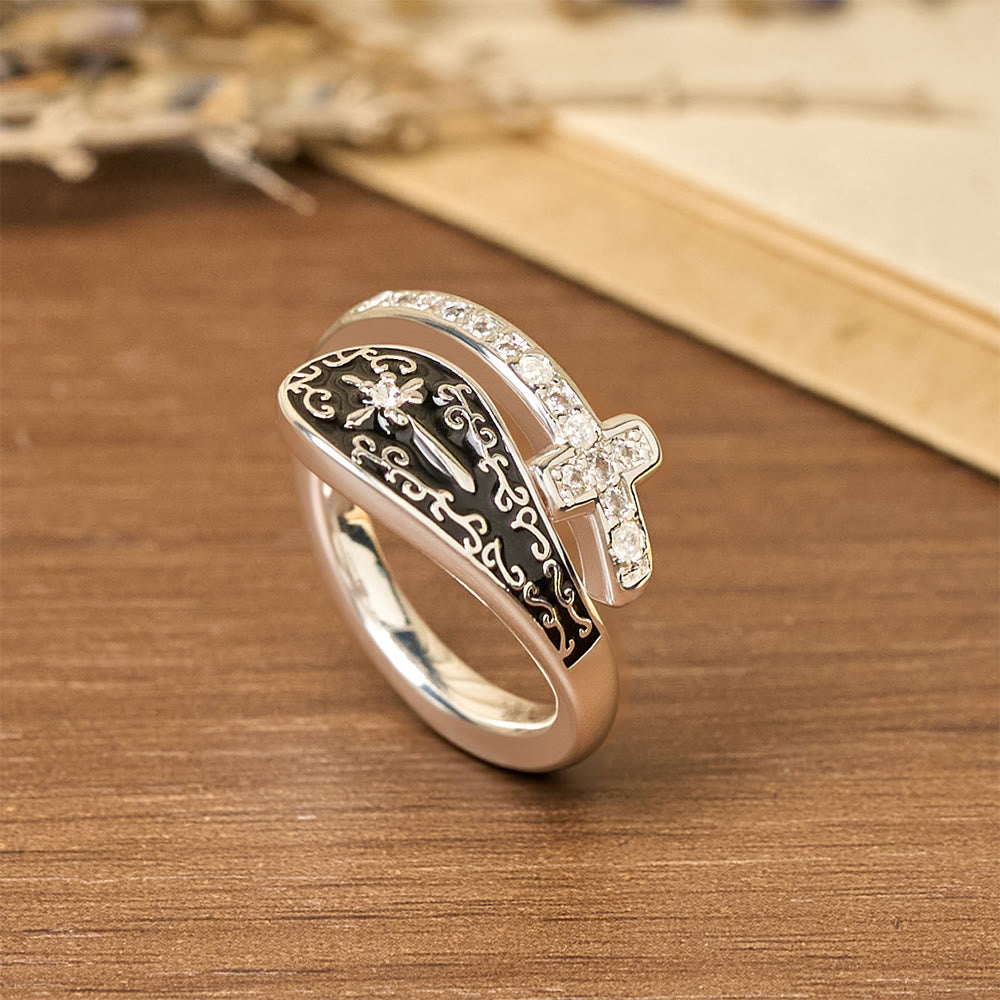 Anillo de Fe Artesanal Ajustable con Patrones Barrocos e Incrustación Negra