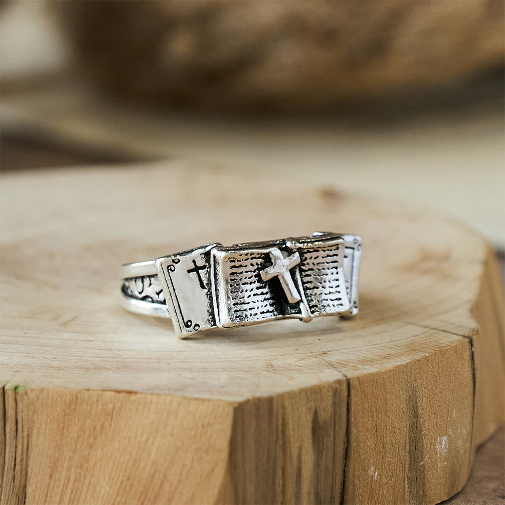 Anillo de Biblia con Cruz: Compañero Sagrado de Fe
